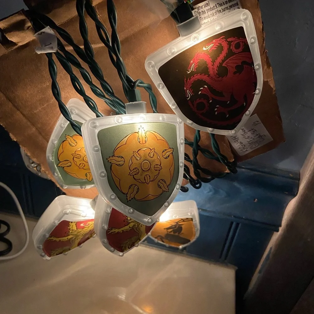 Games of Thrones shield lights.